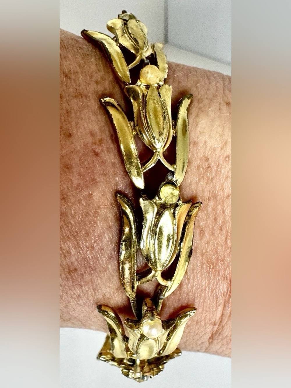 Vintage Gold Tone Floral Link Box Clasp Bracelet 7.5 in Fashion #1531